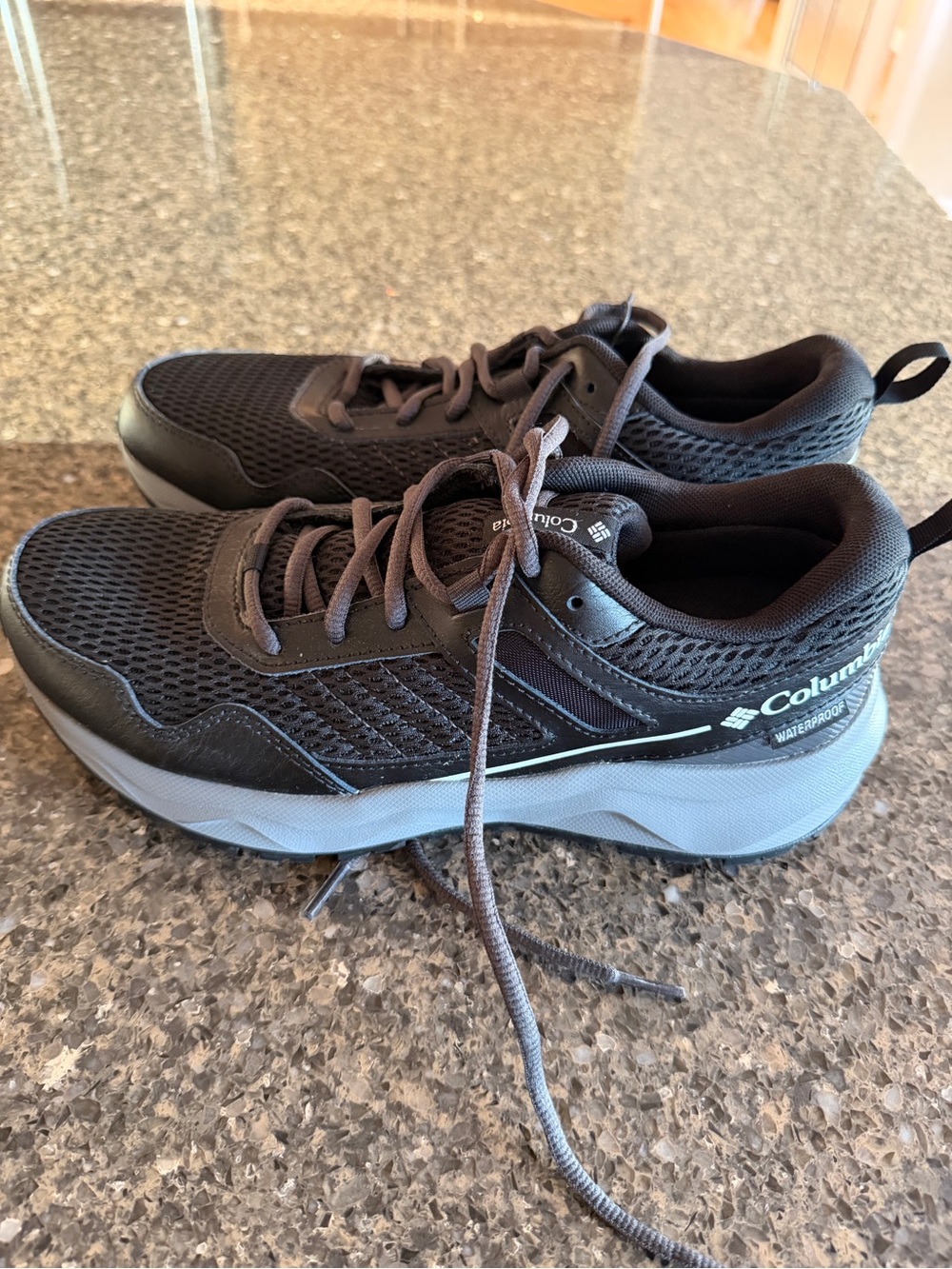 New size 9 Columbia Ortholite waterproof Trail Runners